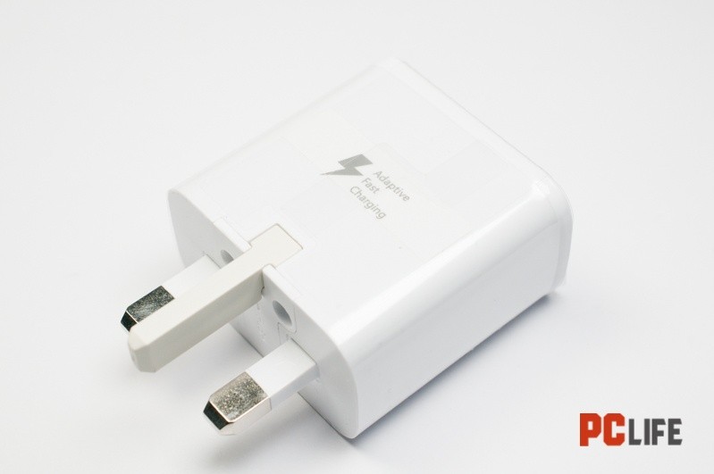 Samsung адаптер fast charger UK - нов , оригинален | 6 МЕСЕЦА - Телефони и таблети втора ръка